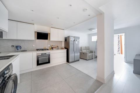 2 bedroom flat to rent, Admiral Walk, London, W9