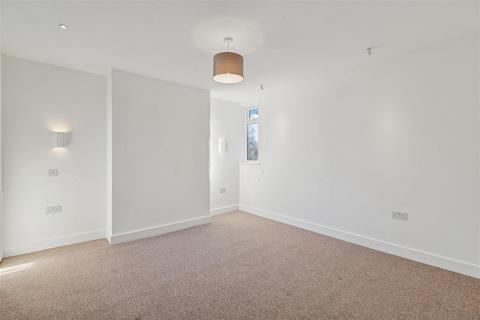 2 bedroom flat to rent, Ellesmere Road, London