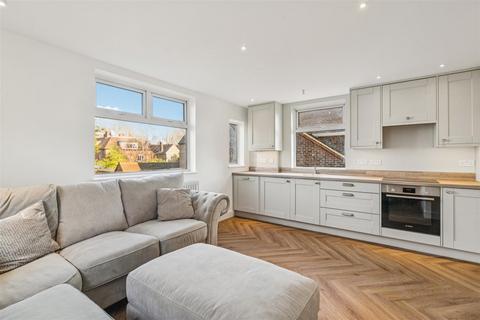 2 bedroom flat to rent, Ellesmere Road, London