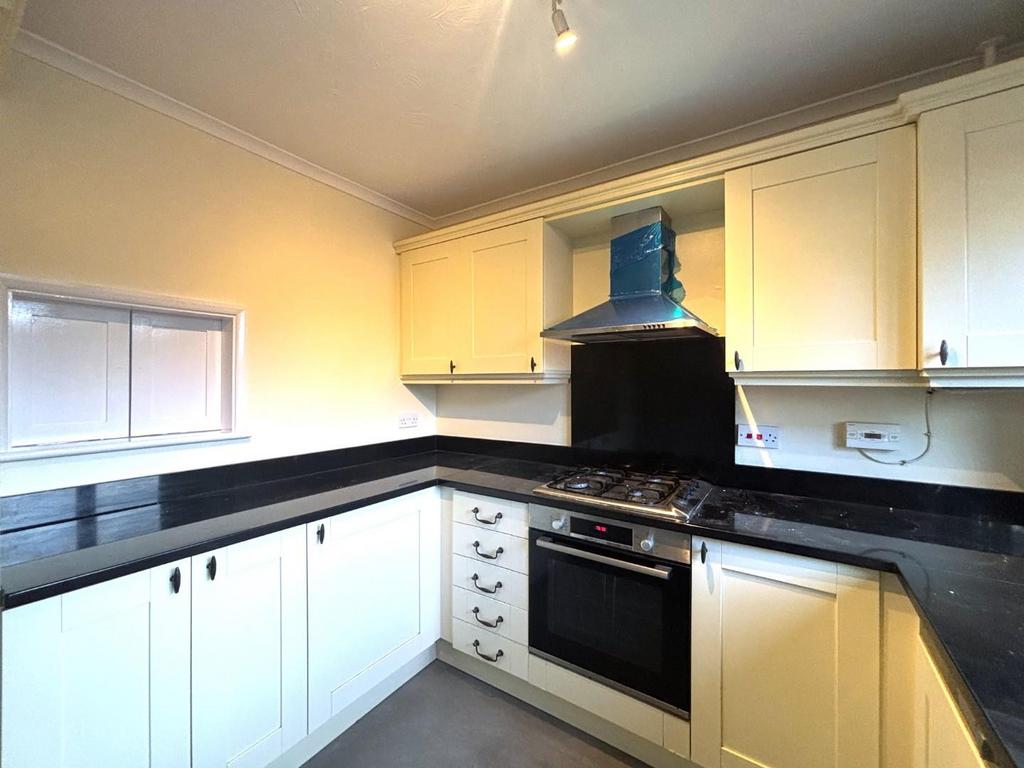 Kitchen 1.jpeg