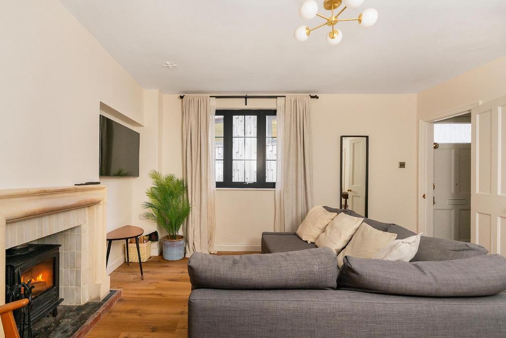 0 O3 PKN - Living Room A.jpg