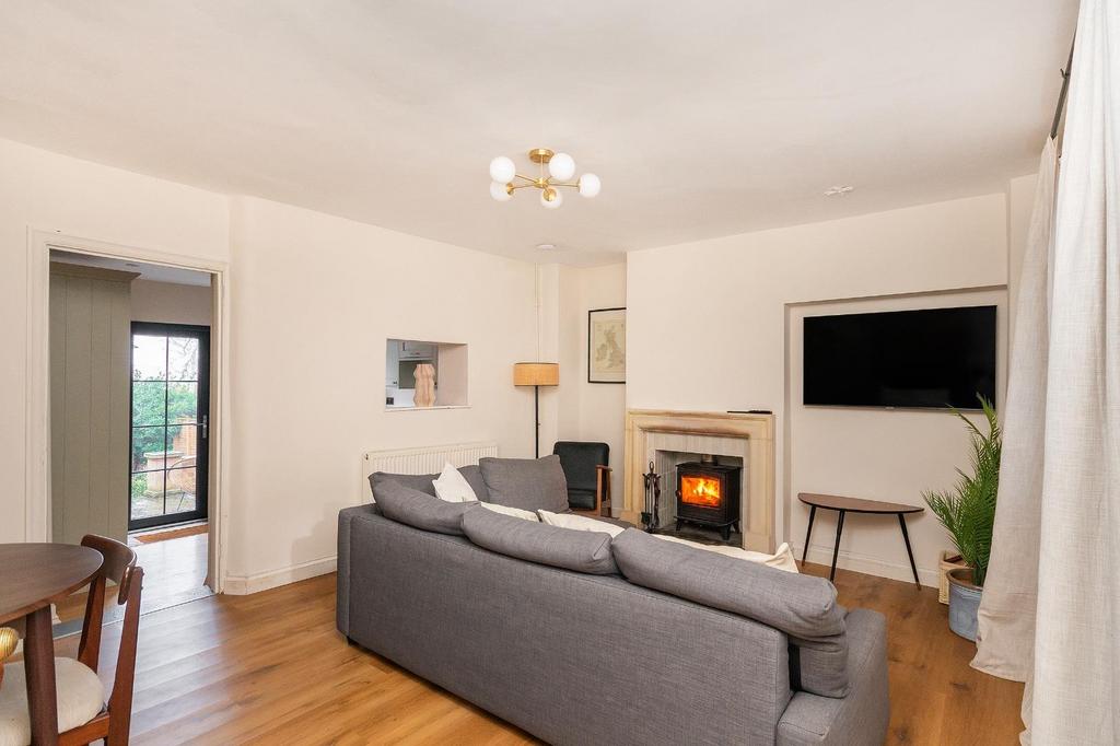0 O3 PKN - Living Room E.jpg