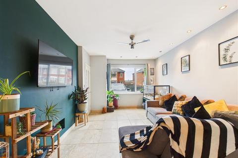 2 bedroom terraced house for sale, Bristol Road, Hull