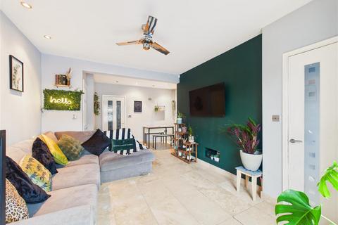 2 bedroom terraced house for sale, Bristol Road, Hull