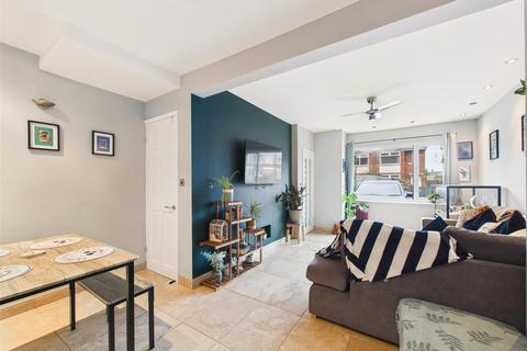 2 bedroom terraced house for sale, Bristol Road, Hull