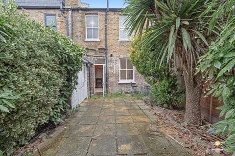 2 bedroom terraced house for sale, Jennings Road, London SE22