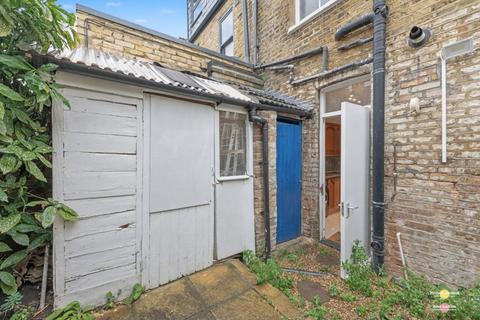 2 bedroom terraced house for sale, Jennings Road, London SE22