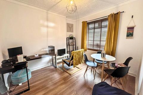 3 bedroom semi-detached house for sale, Croftfoot Road, Glasgow G44