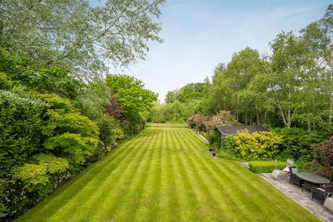undefined, New Road, Windlesham