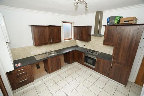 2 bedroom end of terrace house to rent, Dixon Street, Horwich