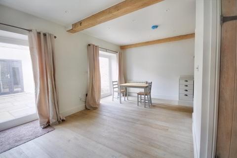 2 bedroom cottage for sale, High Street, Marshfield SN14