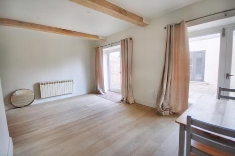 2 bedroom cottage for sale, High Street, Marshfield SN14