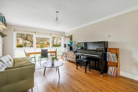 undefined, Courtfield Gardens, W13