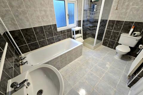 3 bedroom terraced house for sale, Cemetery Road, Bridgend, CF31