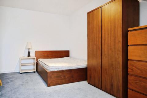 2 bedroom flat to rent, Langtons Wharf, Leeds, West Yorkshire, UK, LS2