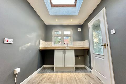 3 bedroom semi-detached house to rent, Whitworth Road, Hampshire SO18