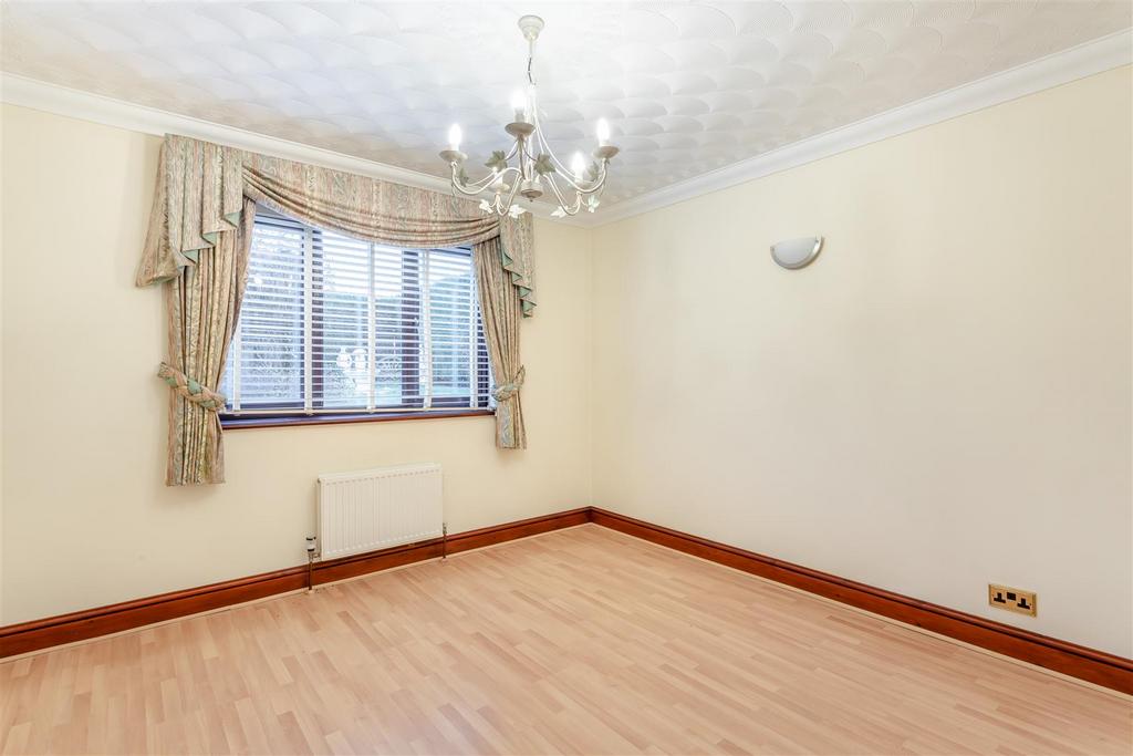 8673580-interior15.jpg