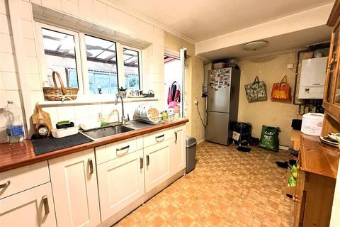 2 bedroom terraced house for sale, Hatton Green, Feltham