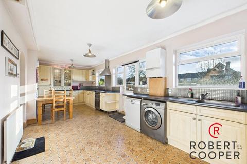 4 bedroom end of terrace house for sale, Paignton Road, Ruislip, HA4