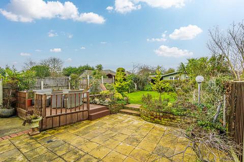 4 bedroom detached house for sale, Clifton Road, Rochford, SS4