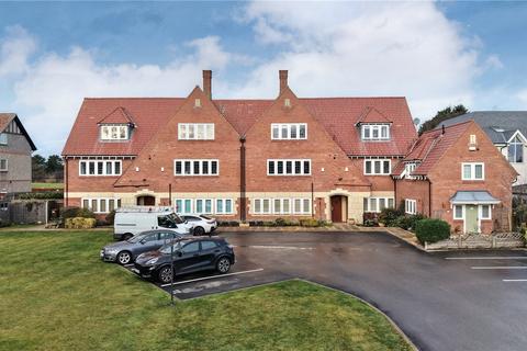 2 bedroom apartment for sale, Meols Court, Hoylake, Wirral, Merseyside, CH47