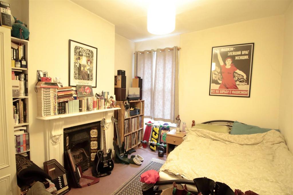 Bedroom 1.JPG