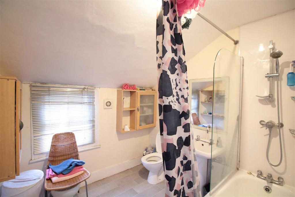Bathroom.JPG