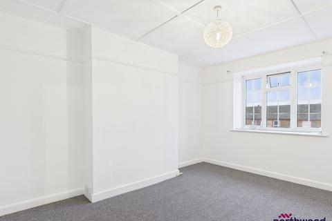 2 bedroom flat to rent, Seaside, Roselands, Eastbourne, BN22