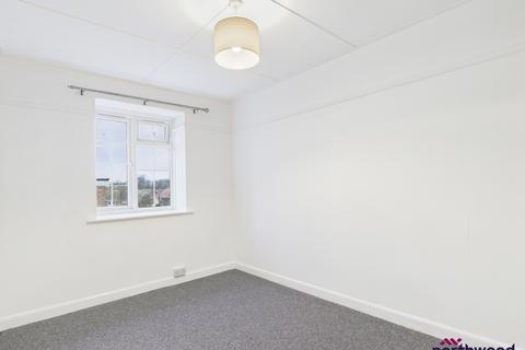 2 bedroom flat to rent, Seaside, Roselands, Eastbourne, BN22