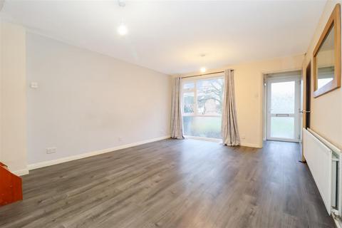 2 bedroom terraced house for sale, Sycamore Avenue, Horsham