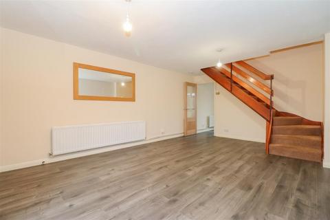 2 bedroom terraced house for sale, Sycamore Avenue, Horsham