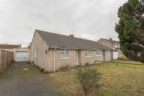 2 bedroom bungalow for sale - Highfield Way, Somerton, Somerset, TA11