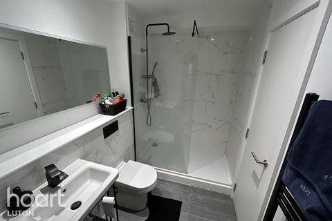 undefined, Alma Street, LUTON