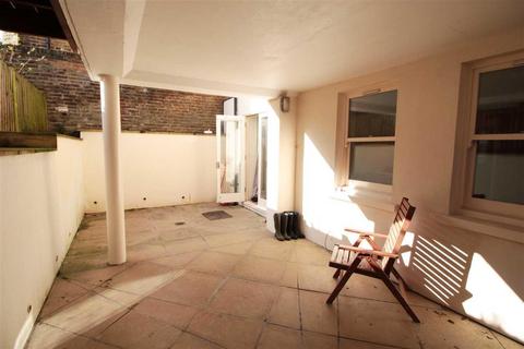 2 bedroom flat to rent, Deronda Road, London SE24