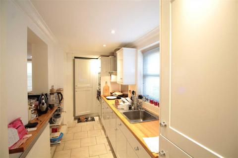 2 bedroom flat to rent, Deronda Road, London SE24