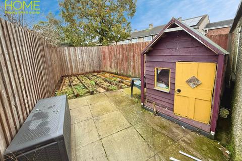 3 bedroom terraced house for sale, 4 Radcot Lawns