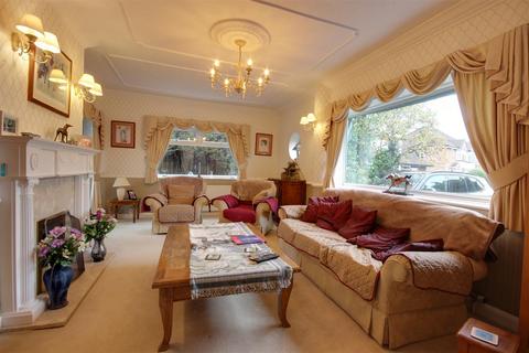 6 bedroom detached house for sale, Lynwood Avenue, Anlaby