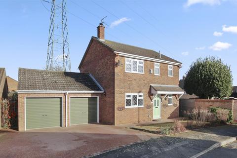 3 bedroom detached house for sale, Diamond Drive, Irthlingborough