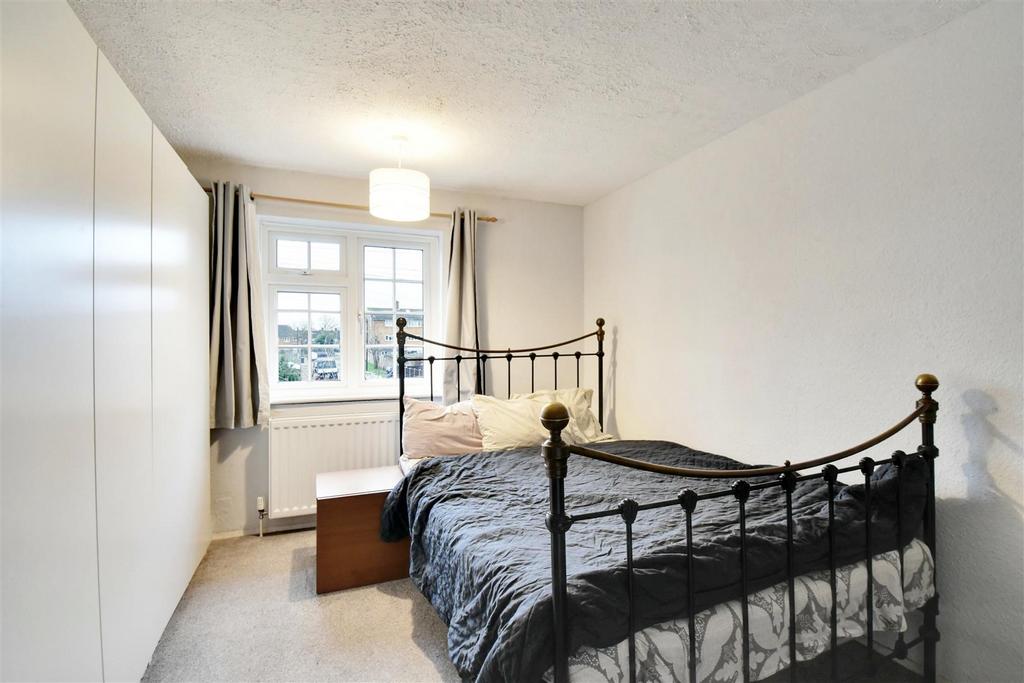 Bedroom 1.jpg