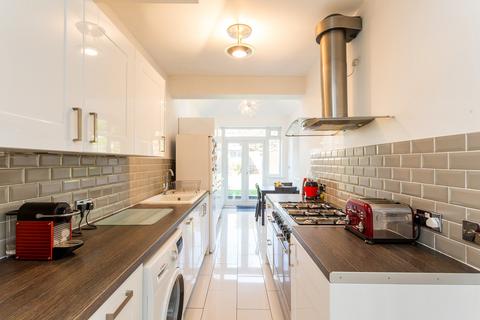 undefined, Buckhurst Way, Buckhurst Hill, IG9
