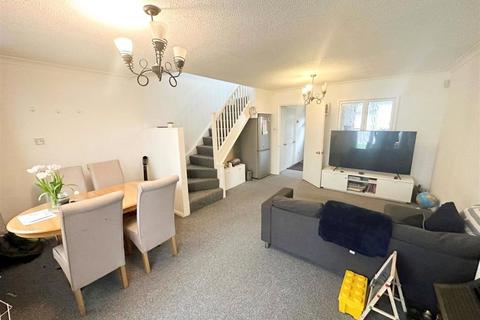 3 bedroom semi-detached house to rent, Pleshey Close, Shenley Church End, Milton Keynes, MK5