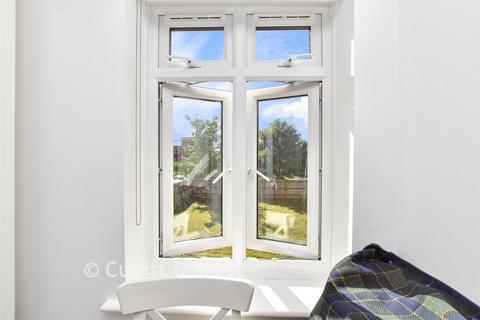 2 bedroom apartment for sale, Talfourd Way, Redhill RH1