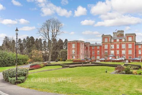 2 bedroom apartment for sale, Talfourd Way, Redhill RH1