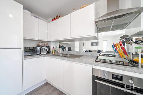 2 bedroom flat for sale, Merchants House, Rainham