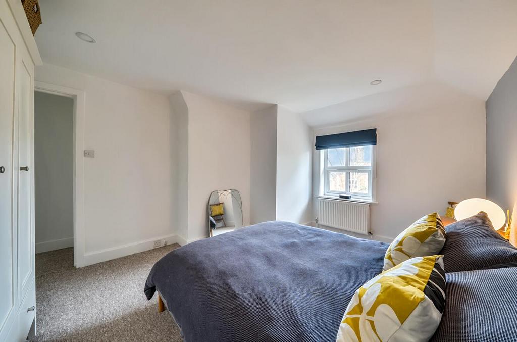 2 nd bedroom.jpg