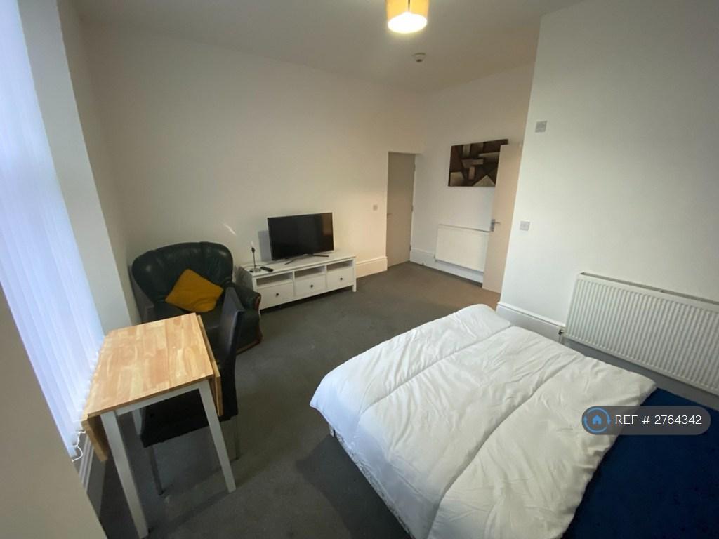 1st Floor Ensuite Double Room