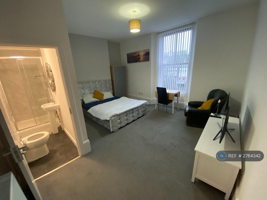 1st Floor Ensuite Double Room