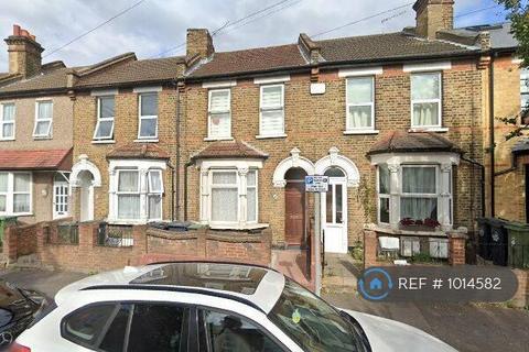 1 bedroom flat to rent, Wellington Road, London, E17