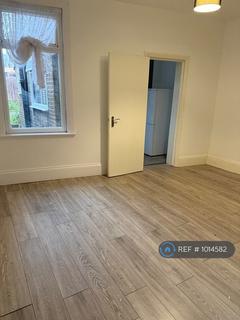 1 bedroom flat to rent, Wellington Road, London, E17