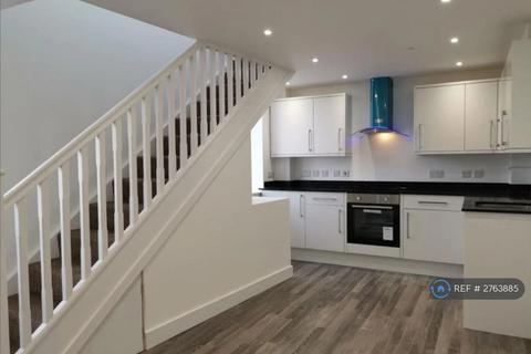 2 bedroom terraced house to rent, East Street, Chesham, HP5